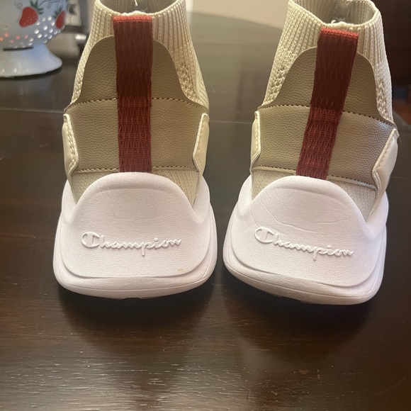 Champion Women’s Lady Legend V Over High Tops - Picture 3 of 5